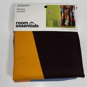 Target| Bath| Room Essentials| Shower Curtain

Note: has some pallet dust